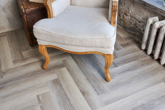 ПВХ плитка VINILAM PARQUET HERRINGBONE Glue GD11122 Паркет Эрмитаж Glue