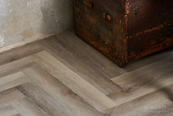 ПВХ плитка VINILAM PARQUET HERRINGBONE Glue GD11122 Паркет Эрмитаж Glue