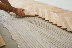 Укладка напольных покрытий